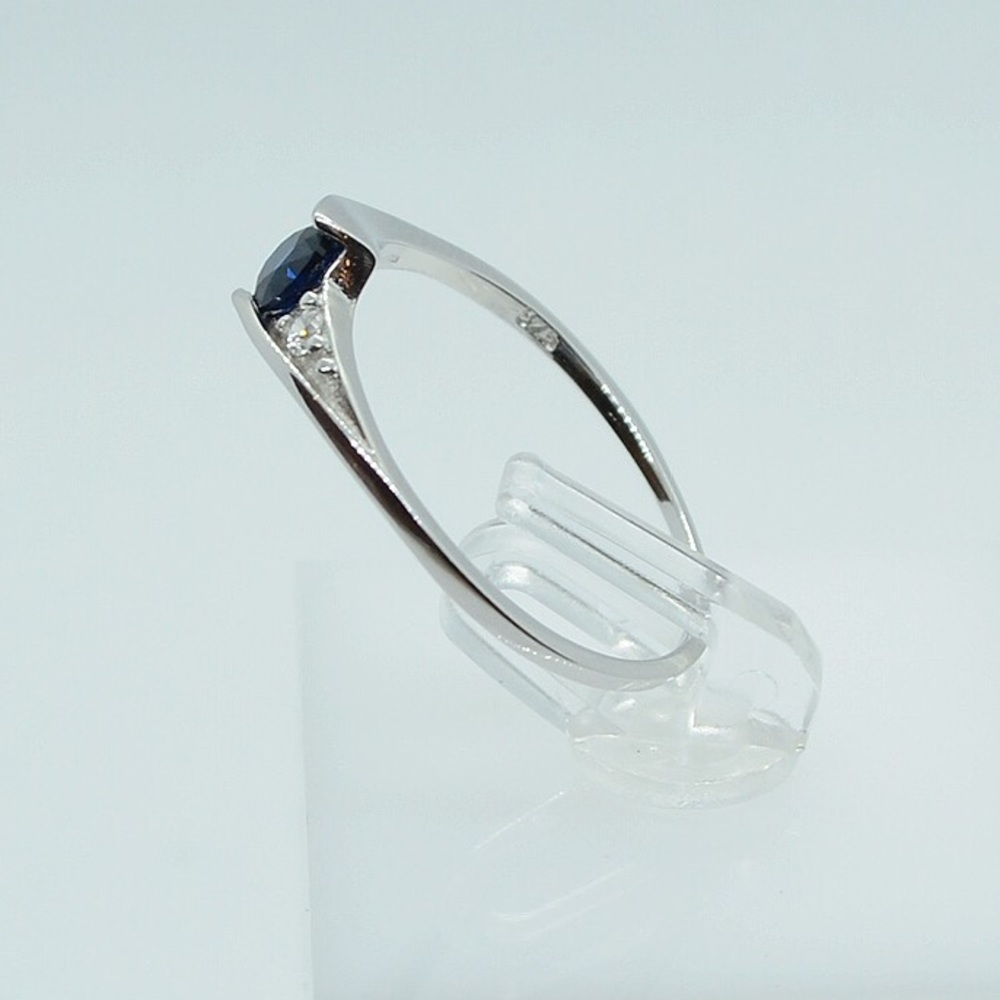 Sterling Silver Round Blue Sapphire Solitaire Ring - Picture 3 of 3